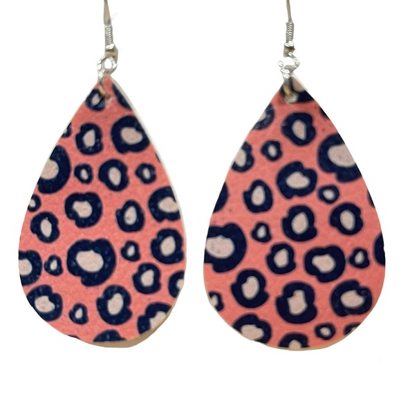 New Boutique Lightweight Pink Navy Blue Cheetah Print Teardrop Dangle Earrings - Picture 1 of 1
